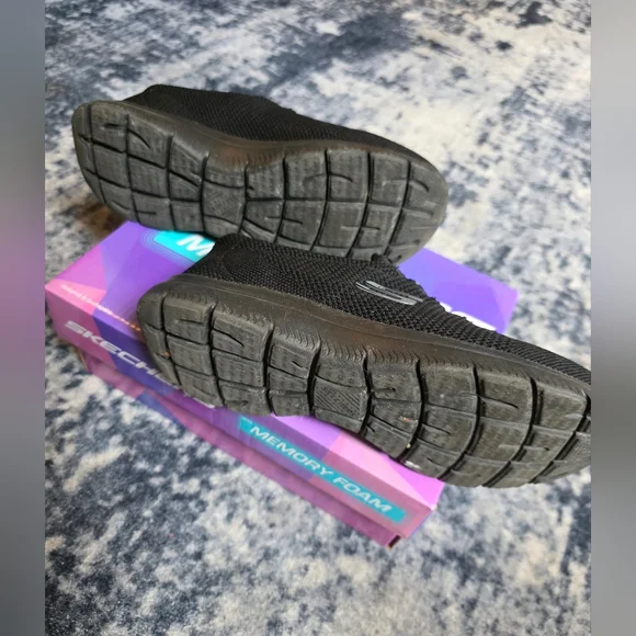 Skechers Black Wide Fit Sneakers Size 7 - Picture 4 of 4